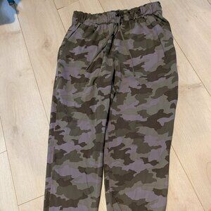 Lululemon Stretch High-Rise Jogger Size 10